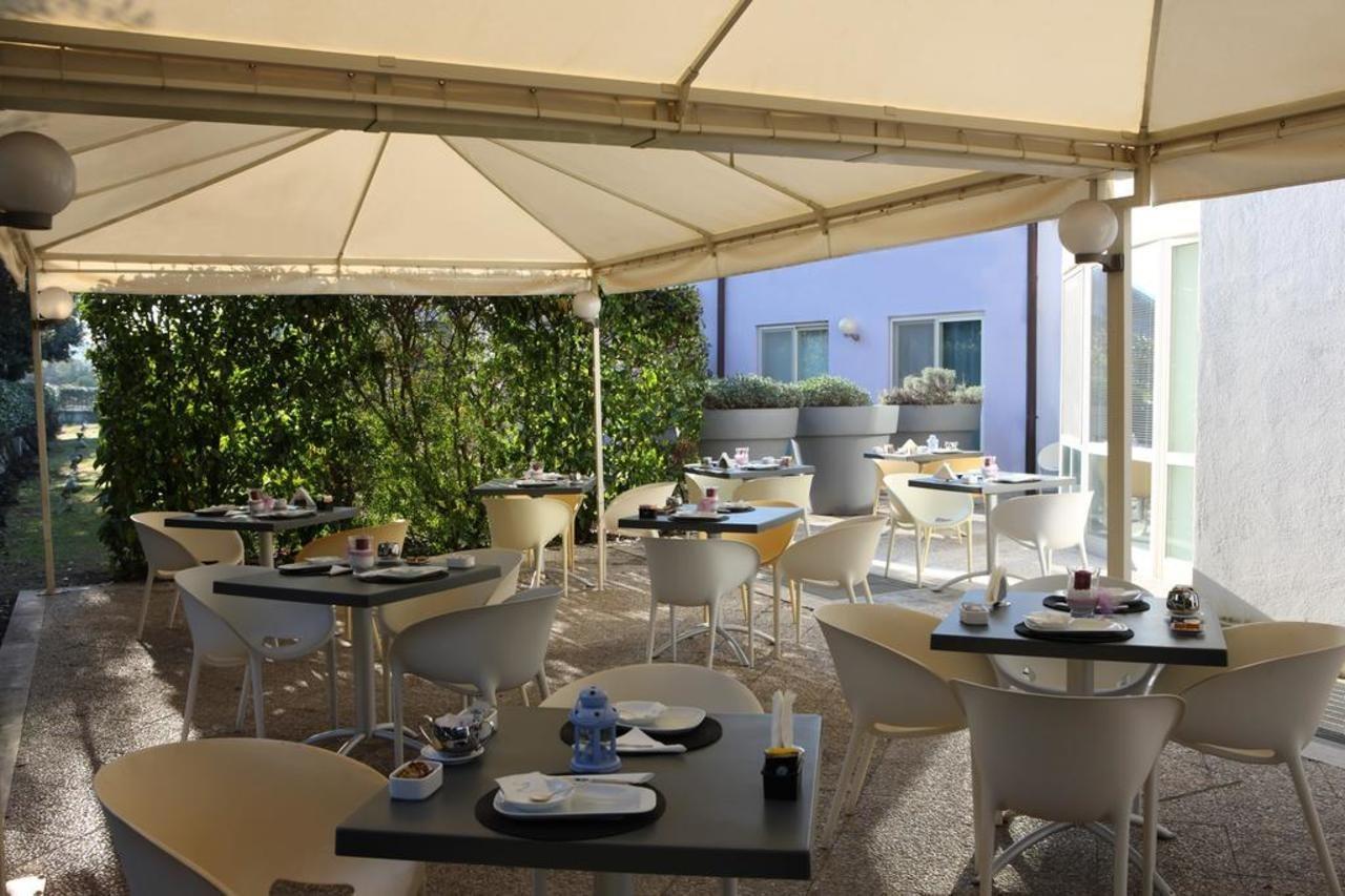Hotel Zeffiro Сабаудия Экстерьер фото